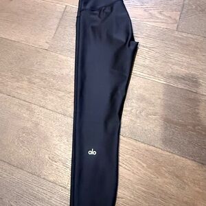 ALO Airlift Capri Legging